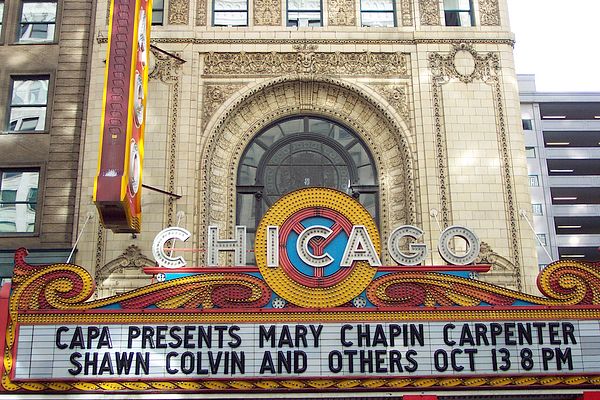 Chicago Theater (just passing by)